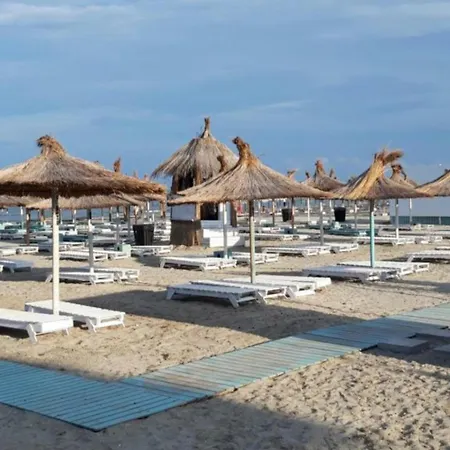 Alezzi Pima Linie La Mare Piscina Jacuzzi Sauna - Parking * Năvodari