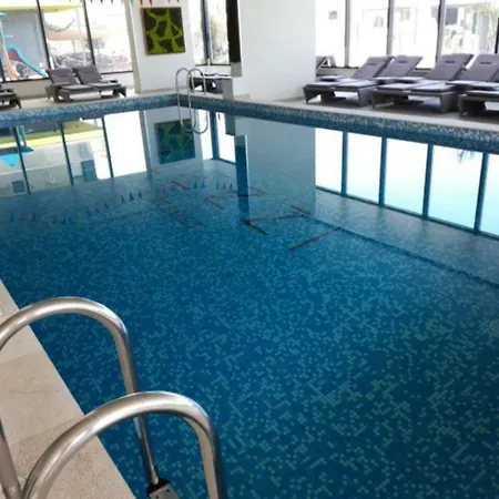 Alezzi Pima Linie La Mare Piscina Jacuzzi Sauna - Parking Apartamento Năvodari