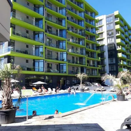 Alezzi Pima Linie La Mare Piscina Jacuzzi Sauna - Parking