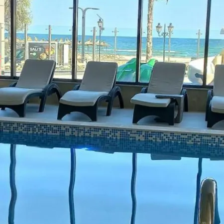 Alezzi Pima Linie La Mare Piscina Jacuzzi Sauna - Parking * Năvodari