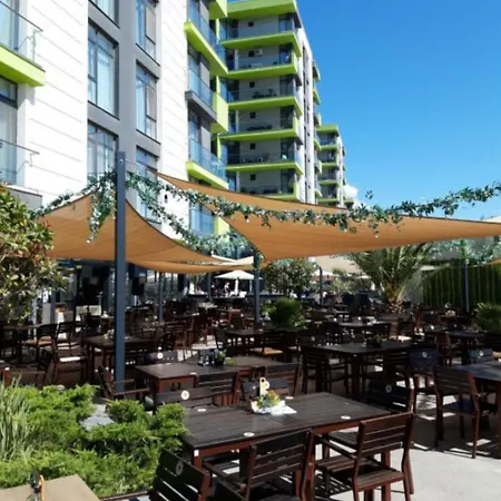 Alezzi Pima Linie La Mare Piscina Jacuzzi Sauna - Parking Appartamento Năvodari