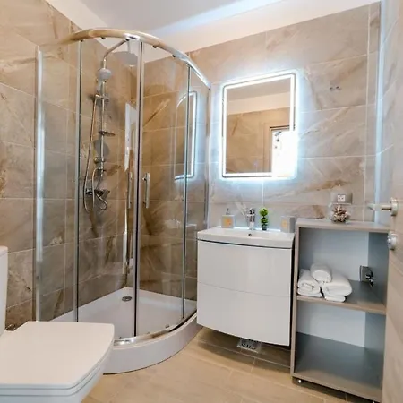 Alezzi Pima Linie La Mare Piscina Jacuzzi Sauna - Parking Appartamento